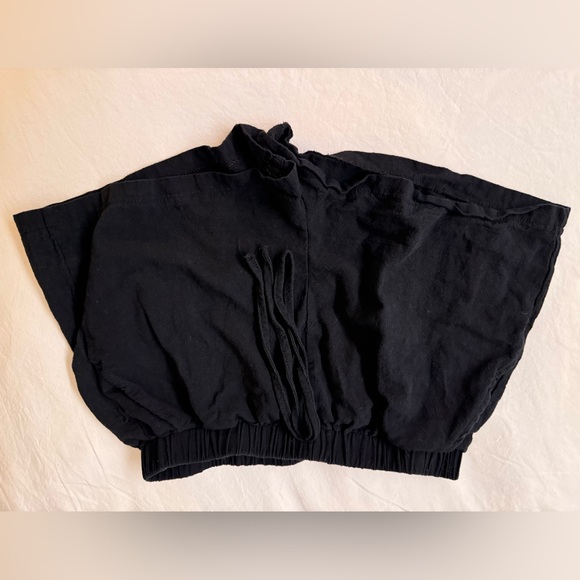 cute lightweight shorts, perfect for summer. - Picture 1 of 3